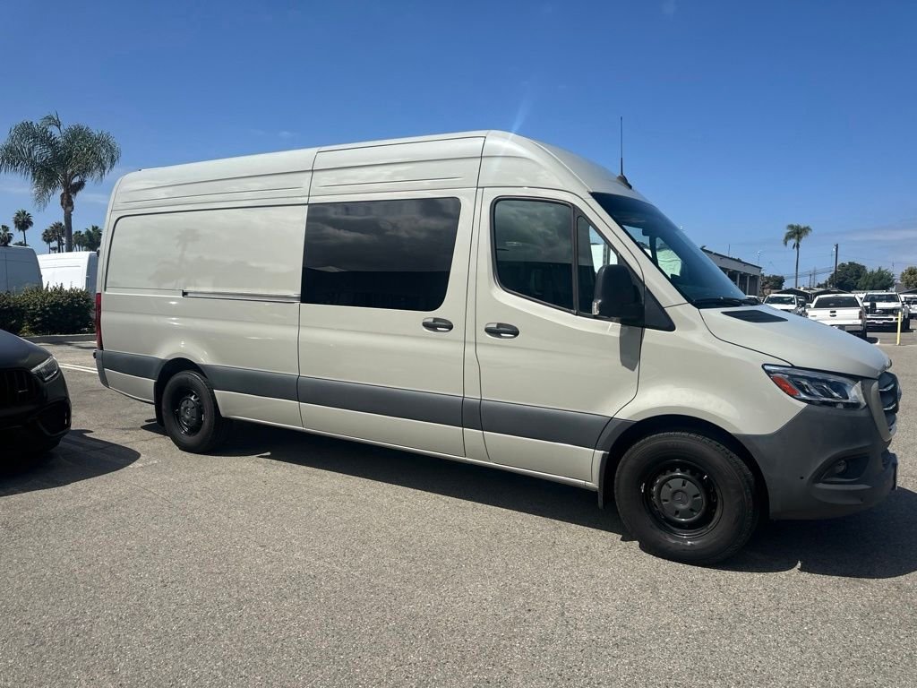 mercedes-benz sprinter crew van 2024 W1W4NCHY0RT178263 image mercedes-benz sprinter crew van 2024 W1W4NCHY0RT178263 image
